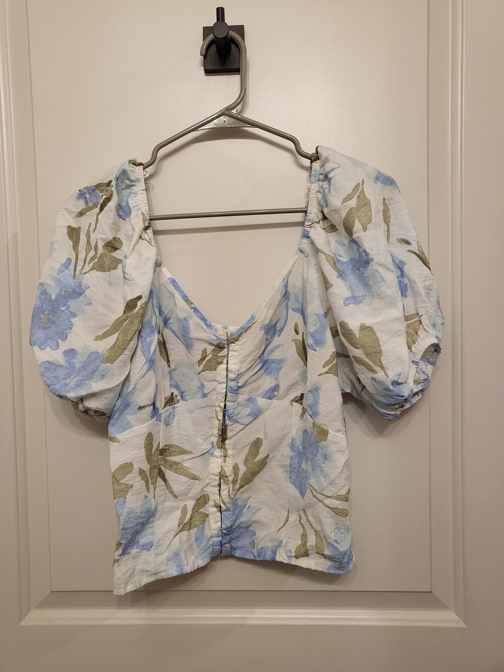 Sienna Sky Stretch top with puff sleeves Large